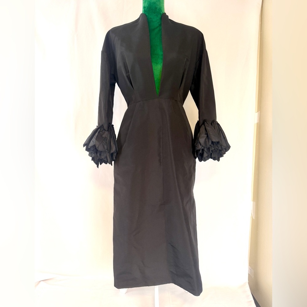 NWT Gucci Fluted-Cuff ruffles Midi Dress in Black Silk - Picture 3 of 8